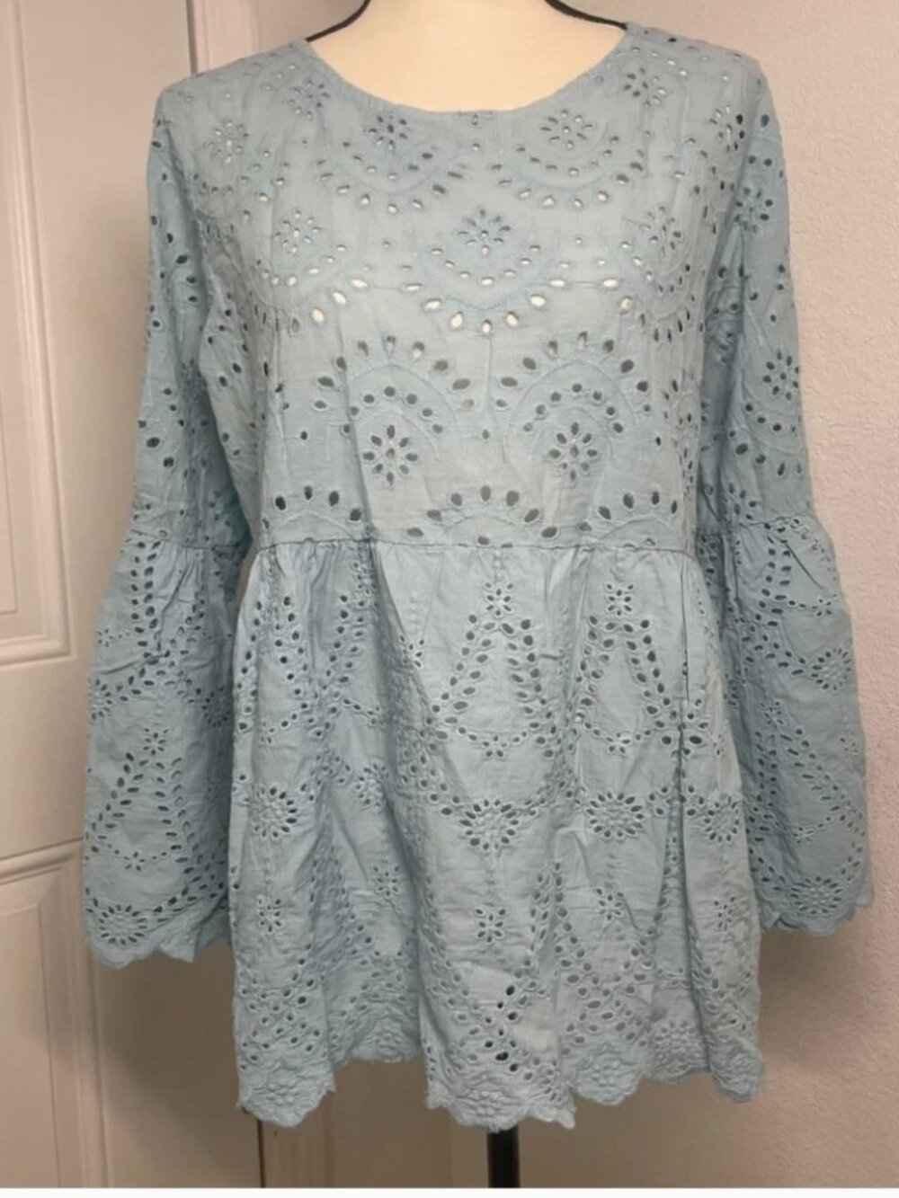 Valentina Naldi Eyelet Blouse S NWT